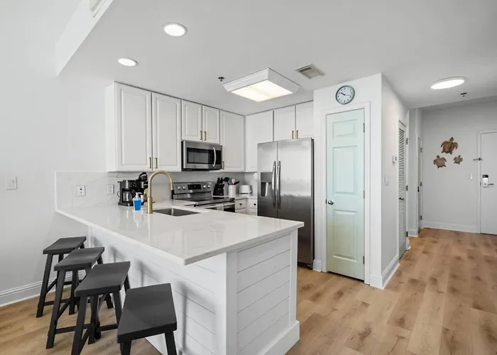 Lighthouse #1109 - 1 Bedroom + Bunk Newly Renovated!
