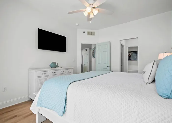 Apartment Lighthouse #1109 - 1 Bedroom + Bunk Newly Renovated!