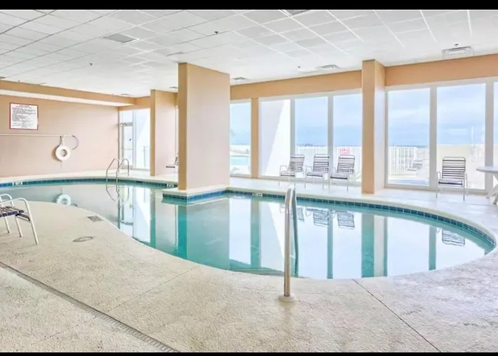 Lighthouse #1109 - 1 Bedroom + Bunk Newly Renovated! Apartment *